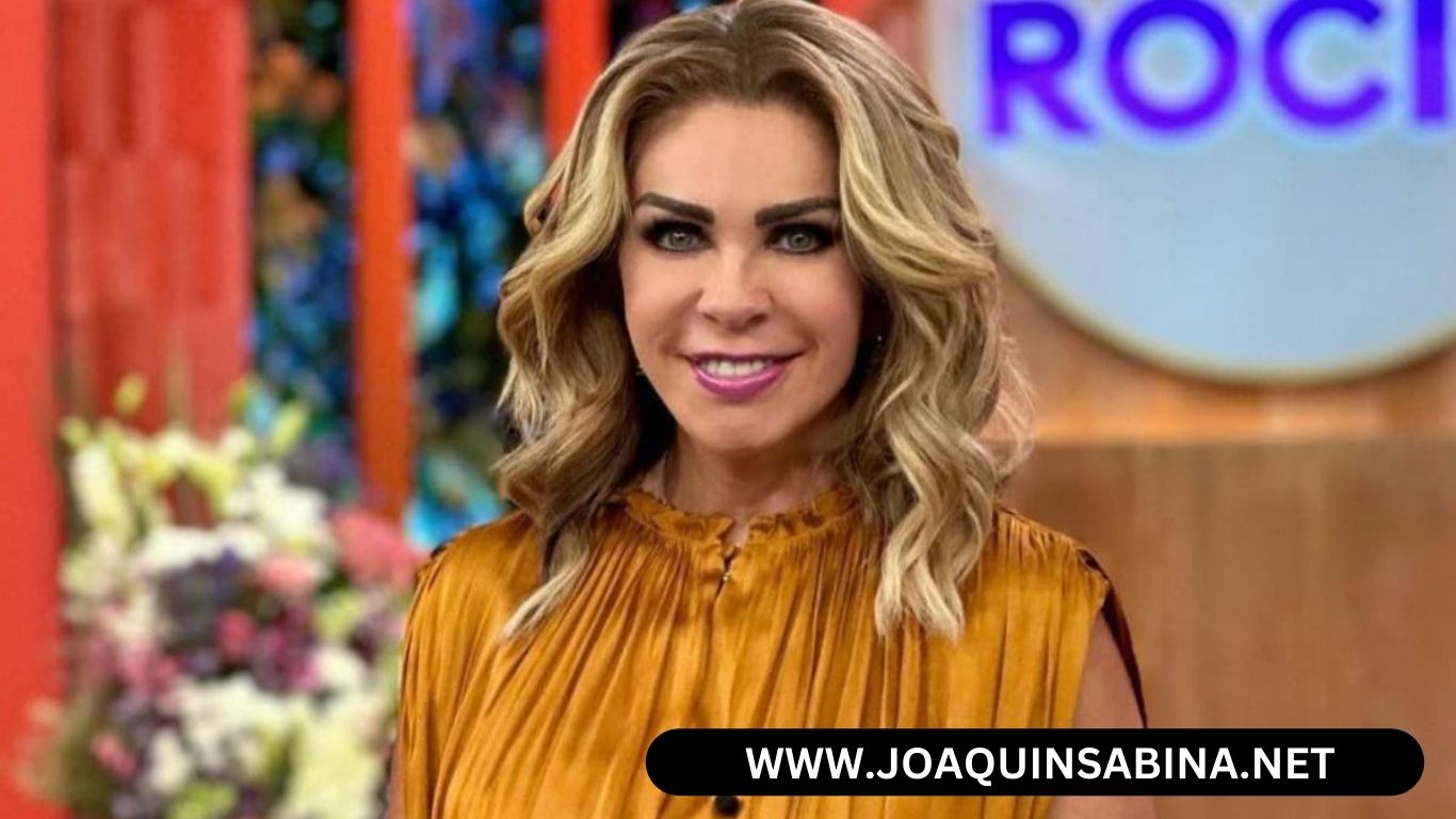 Rocio Sanchez Azuara Posa Vestido Rosa Barbie 59 Anos